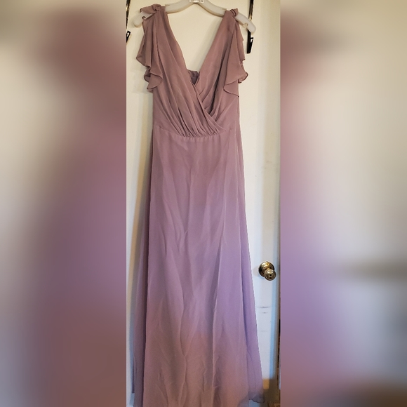 David's Bridal Flutter sleeve chiffon dress - Picture 2 of 2